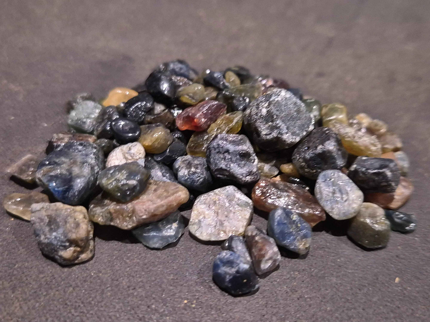 Queensland Sapphire Rough Parcel 204 Carat | Australian Sapphires | Natural Uncut | RichosRocks - RichosRocks - Queensland Sapphire Rough Parcel 204 Carat | Australian Sapphires | Natural Uncut | RichosRocks